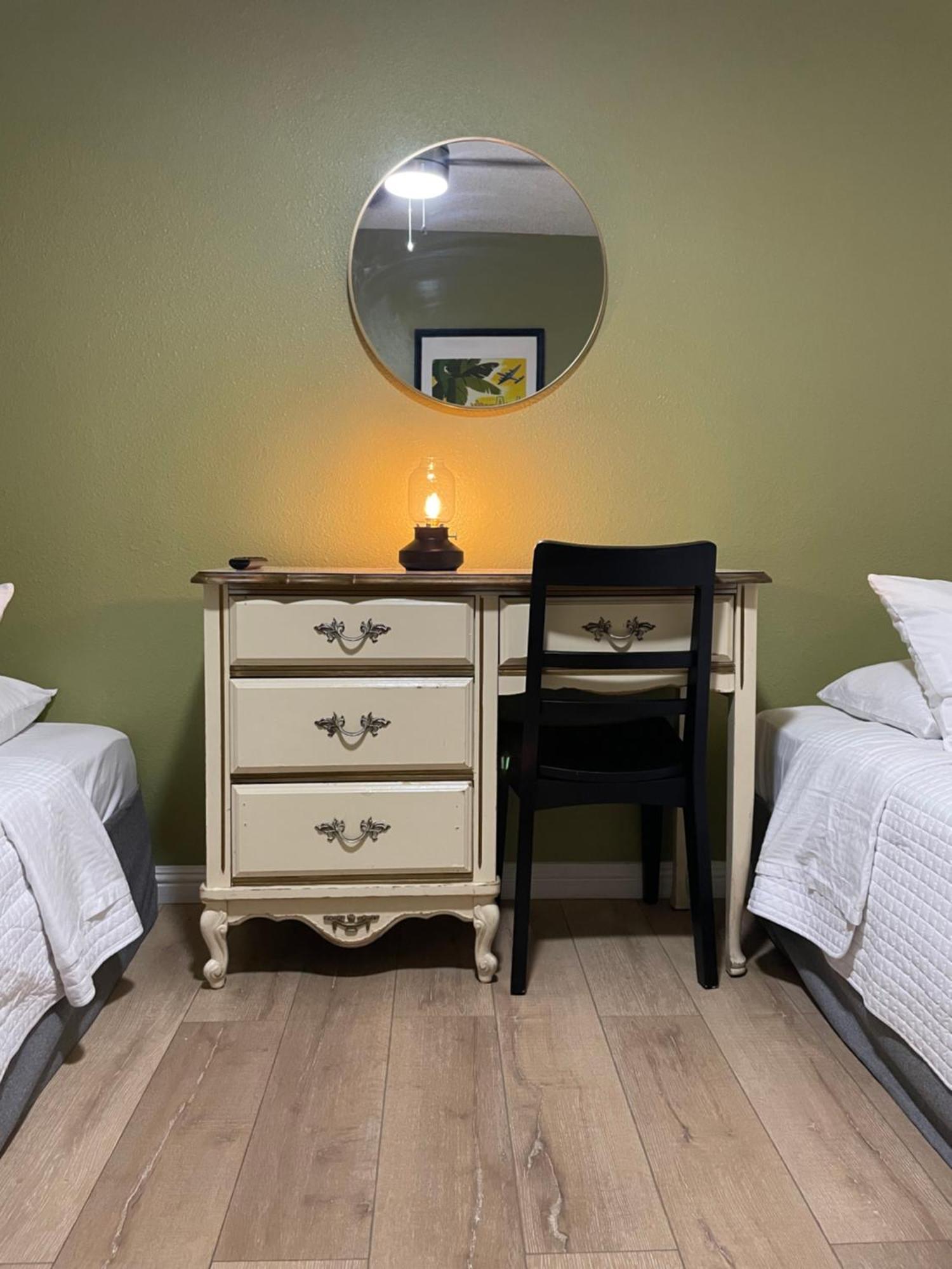 Private In Angeles With Wifi And Ac And Private Fridge!!! Hospedagem domiciliar Los Angeles